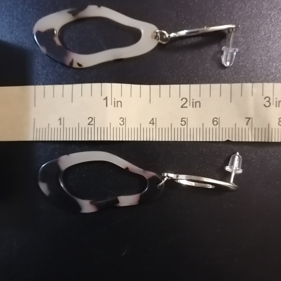 Bakelite earrings - Picture 2 of 2